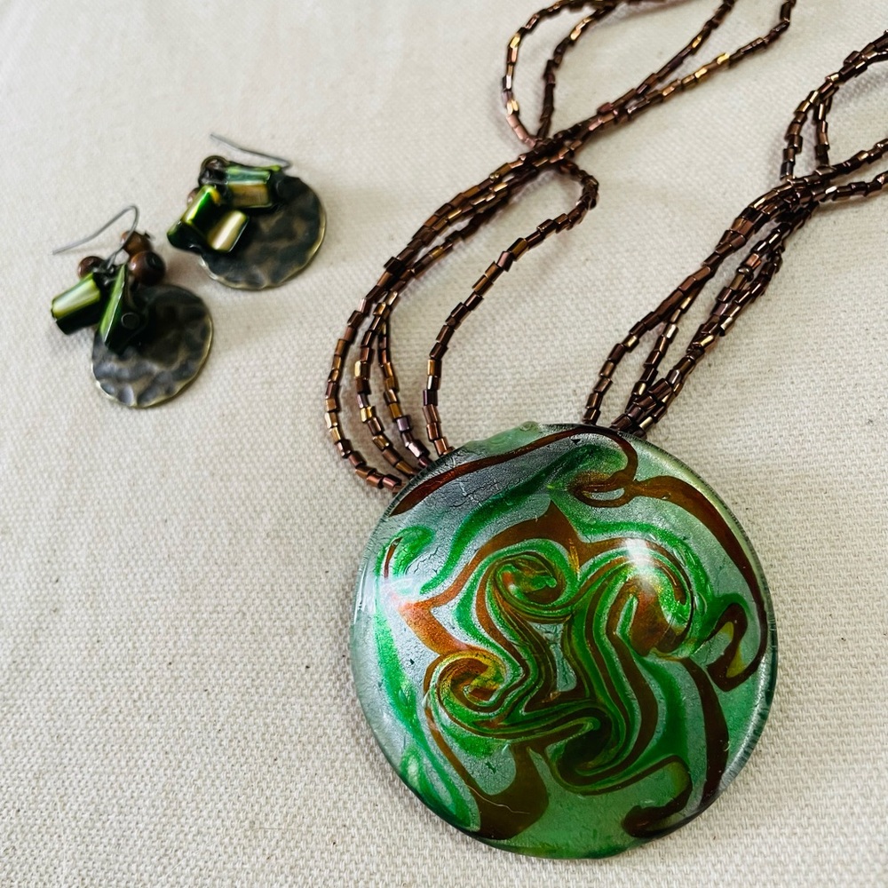 Art glass necklace